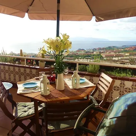 Con Piscina Climatizada Y Vistas アパート