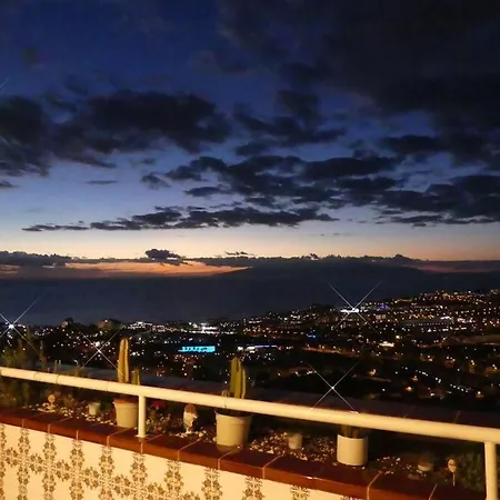 Con Piscina Climatizada Y Vistas アデヘ