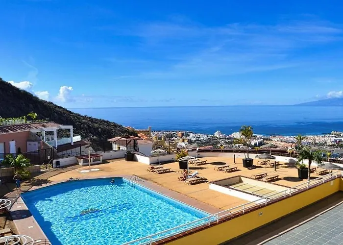 Con Piscina Climatizada Y Vistas Апартаменты *